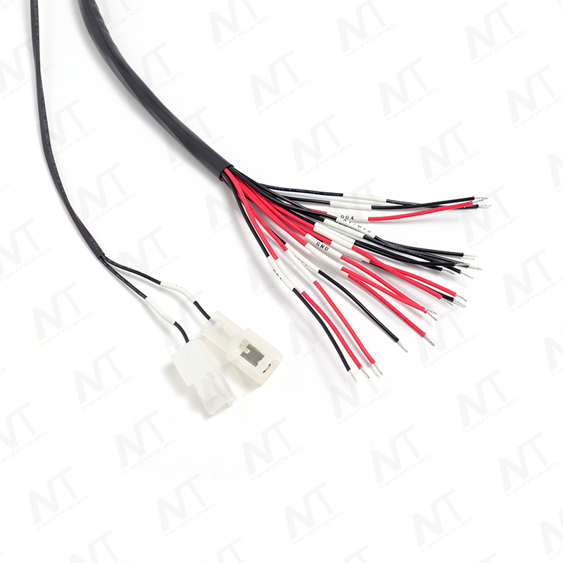 موصل أنثى SAE J1939 إلى موصل مصغر Molex 43025